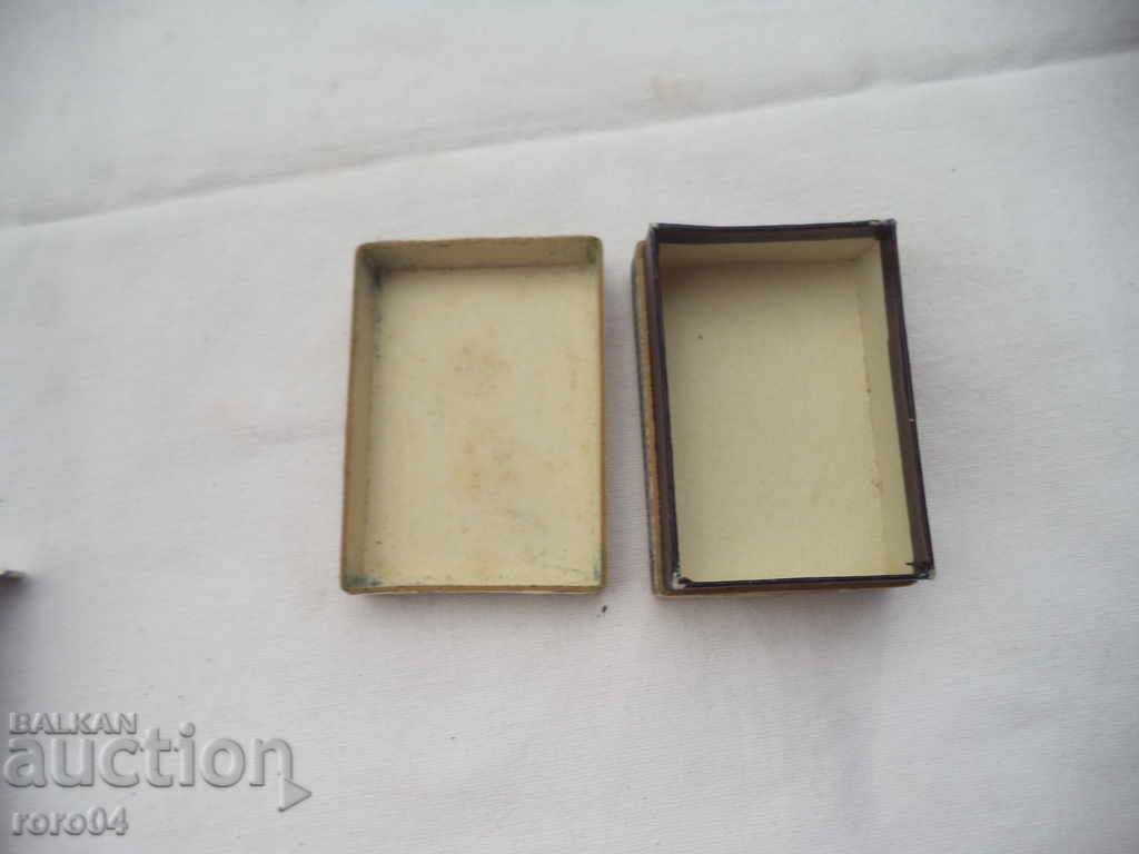 OLD ENGLISH CARDBOARD BOX - 7 OLD ENGLISH CARDBOARD BOX - 7