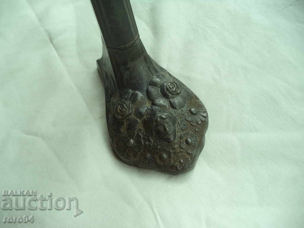 СТАРА НАСТОЛНА ЛАМПА - РАНЕН ОБРАЗЕЦ с цена 197.00 лв. | € 100.72 СТАРА НАСТОЛНА ЛАМПА - РАНЕН ОБРАЗЕЦ с цена 197.00 лв. | € 100.72