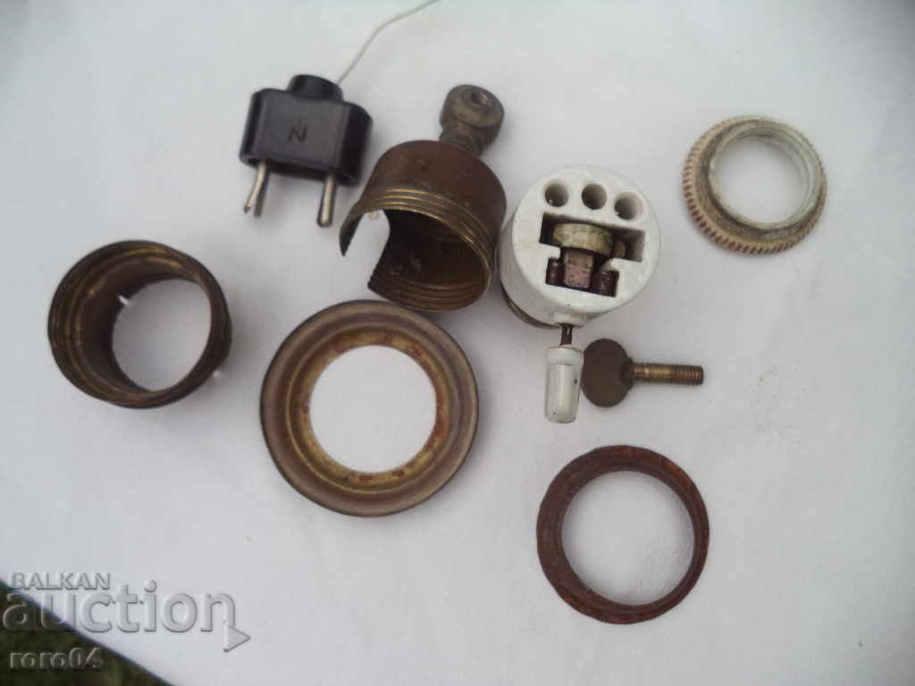 СТАРА НАСТОЛНА ЛАМПА - РАНЕН ОБРАЗЕЦ - 6 СТАРА НАСТОЛНА ЛАМПА - РАНЕН ОБРАЗЕЦ - 6