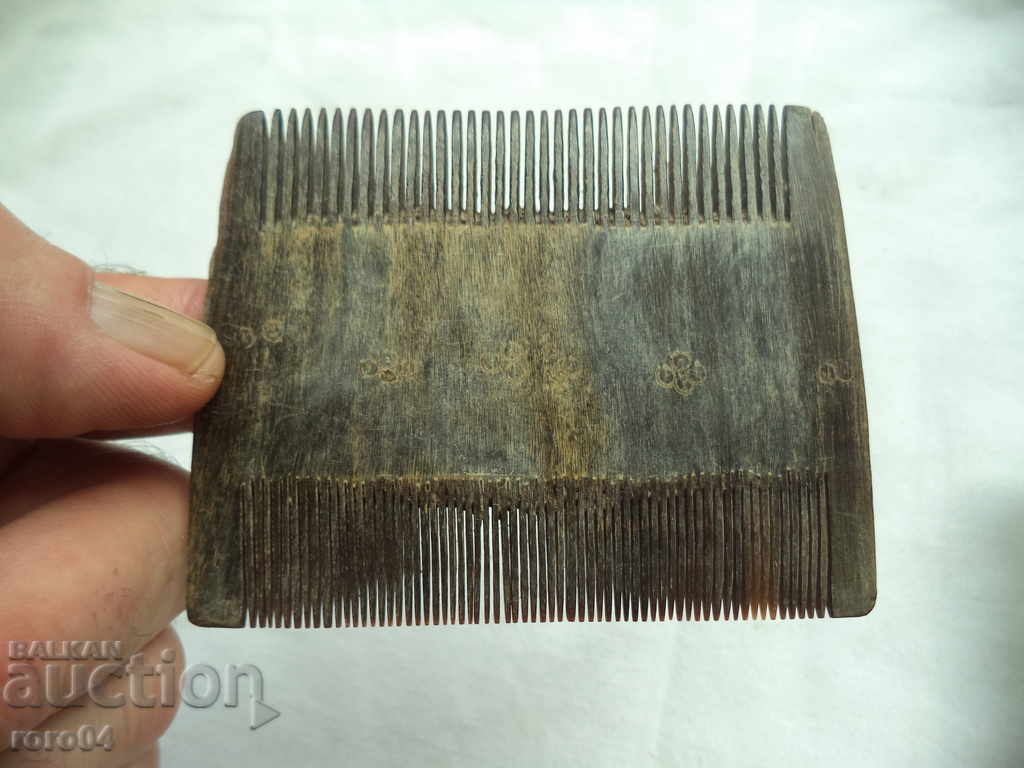 Auction OLD COMB - BONE Auction OLD COMB - BONE