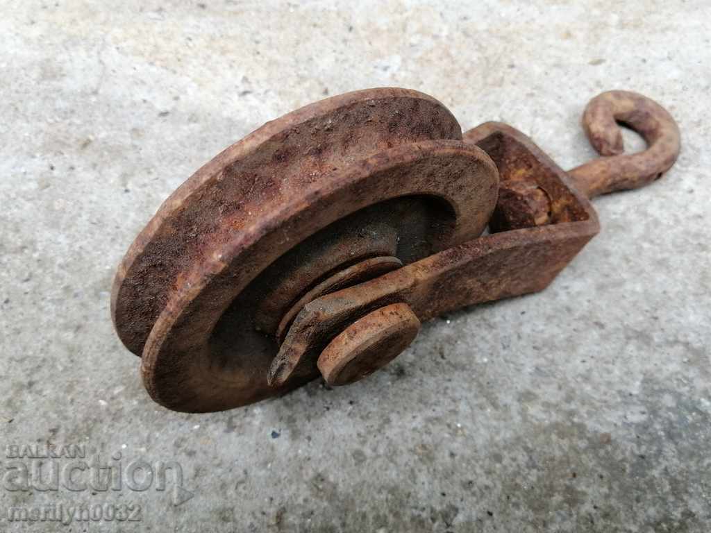 Old forged roller polystyrene wrought iron - 5 Old forged roller polystyrene wrought iron - 5