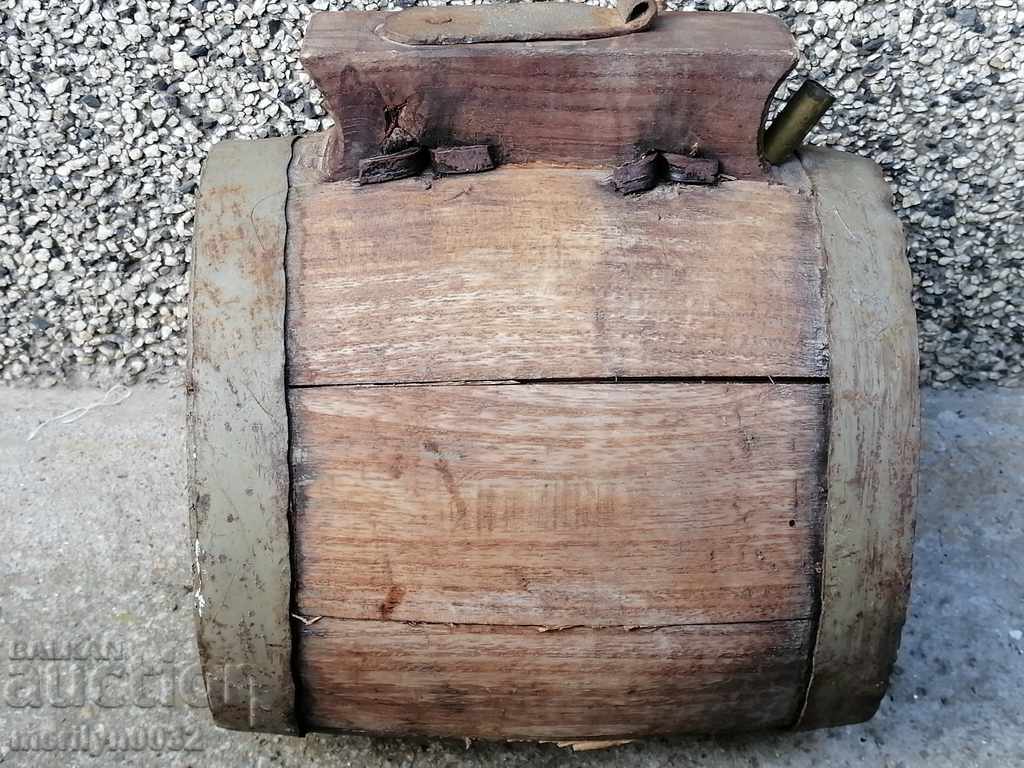 Auction  Old bucket, vase, barrel, wooden, pavour