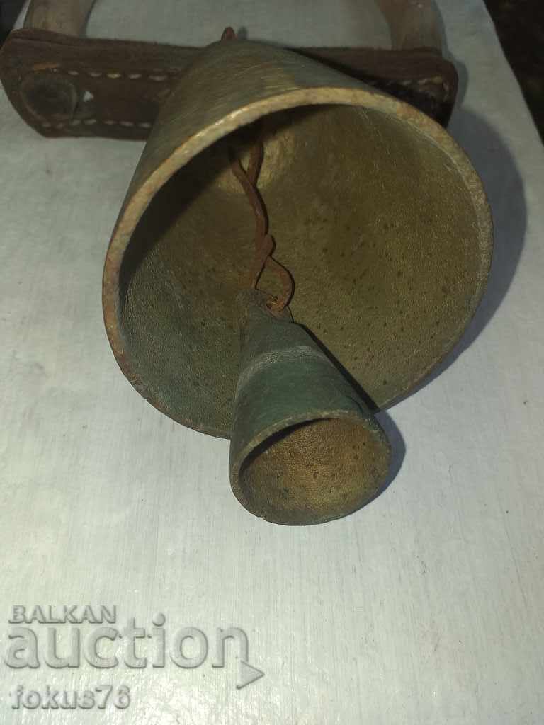 Auction  BRONZE COTTON BELL TUBE