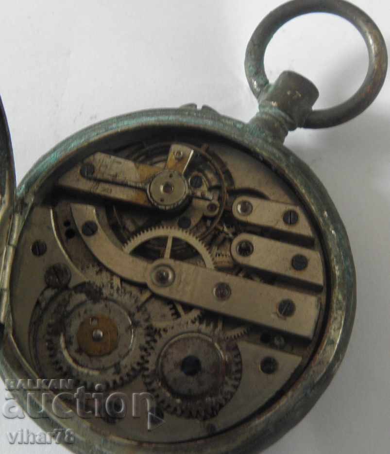 POCKET WATCH - DOES NOT WORK FOR REPAIR OR SPARE - 5 POCKET WATCH - DOES NOT WORK FOR REPAIR OR SPARE - 5