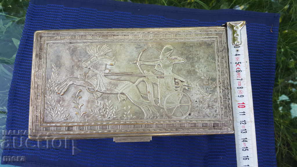 Licitație Cutie egipteană din argint Licitație Cutie egipteană din argint