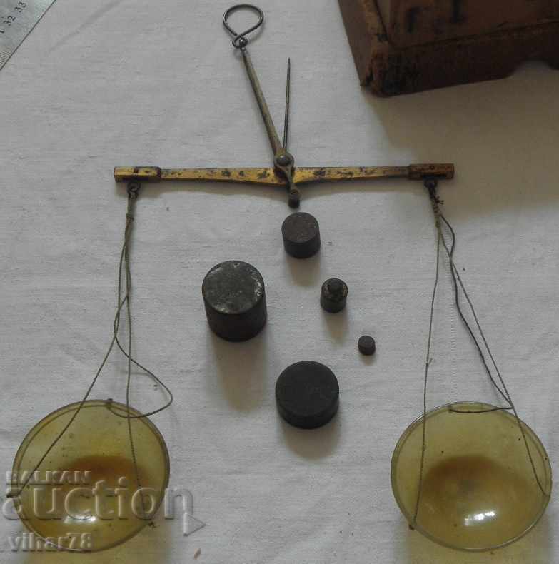 Стара златарска бижутерска везна Стара златарска бижутерска везна