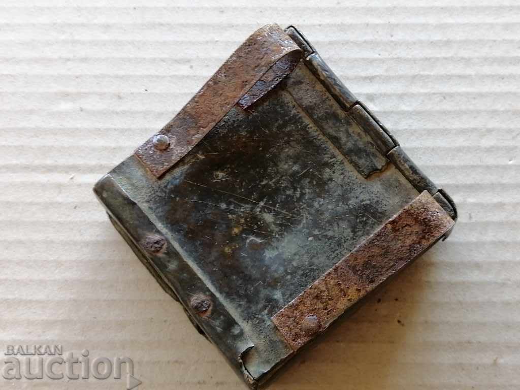 Bronze Ottoman slingshot, firecracker, box of gunpowder with price 297.00 BGN | € 151.85 Bronze Ottoman slingshot, firecracker, box of gunpowder with price 297.00 BGN | € 151.85