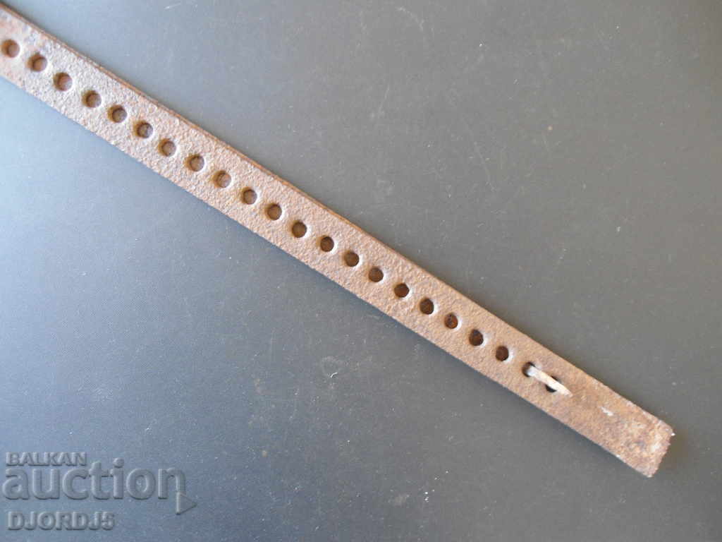 An old loom of loom with price 5.00 BGN | € 2.56 An old loom of loom with price 5.00 BGN | € 2.56