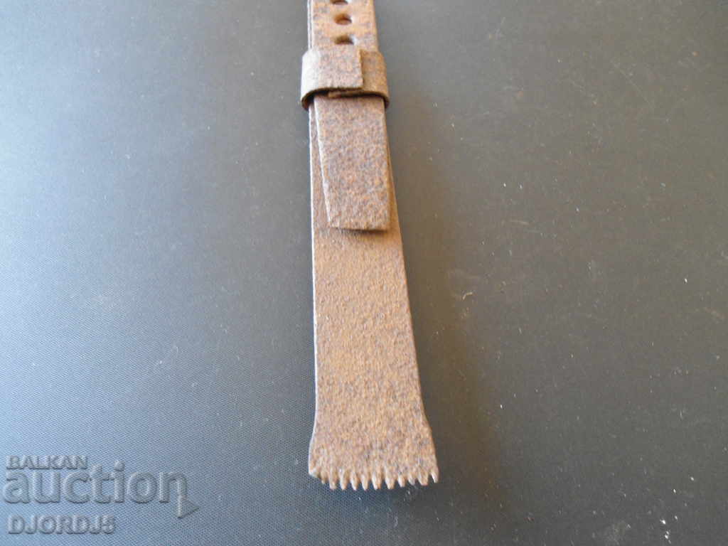 Auction An old loom of loom Auction An old loom of loom