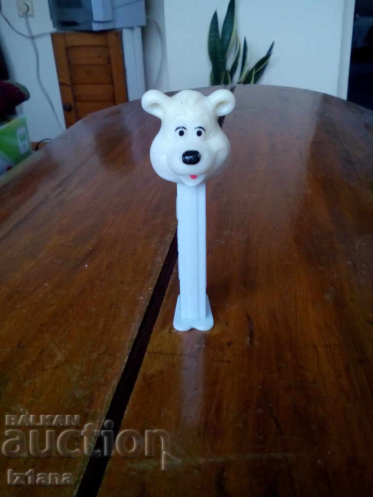 Piece of PEZ candy with price 5.00 BGN | € 2.56 Piece of PEZ candy with price 5.00 BGN | € 2.56