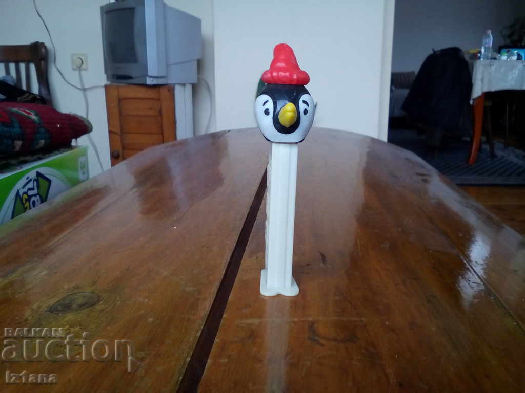 Piece of PEZ candy with price 5.00 BGN | € 2.56 Piece of PEZ candy with price 5.00 BGN | € 2.56