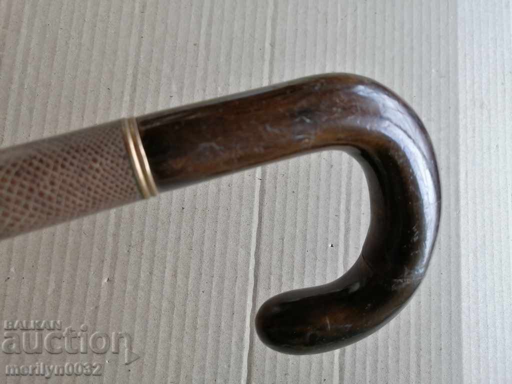 Δημοπρασία Ένα πολυτελές χερούλι από μπαστούνι ομπρέλας από τις αρχές του 20ου αιώνα Δημοπρασία Ένα πολυτελές χερούλι από μπαστούνι ομπρέλας από τις αρχές του 20ου αιώνα