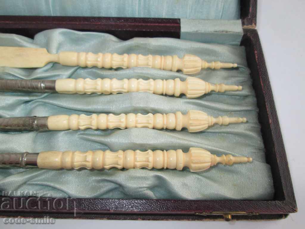 Delivery of Old desk set writing pen pencil bone 19th century Delivery of Old desk set writing pen pencil bone 19th century