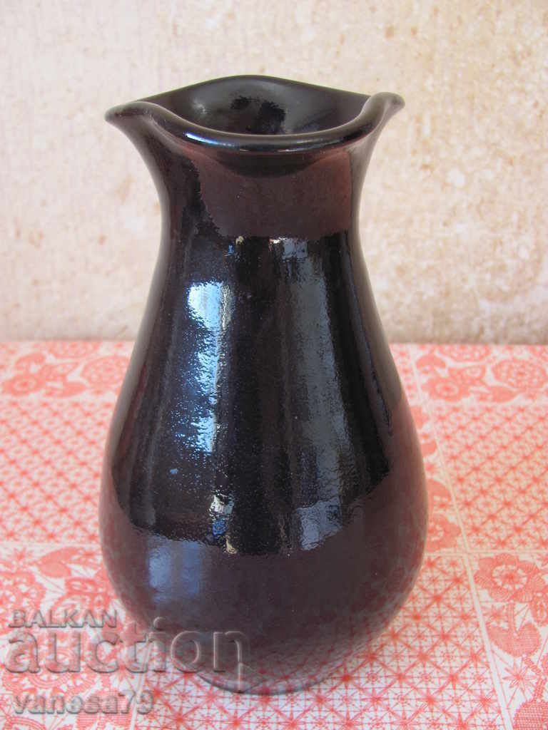 Vaza de ceramica neagra medie