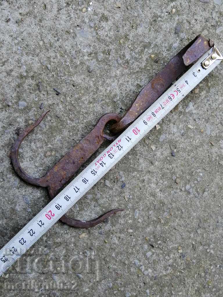 Livrarea cârlig antic forjate pentru jupuirea cârlig dublu Livrarea cârlig antic forjate pentru jupuirea cârlig dublu