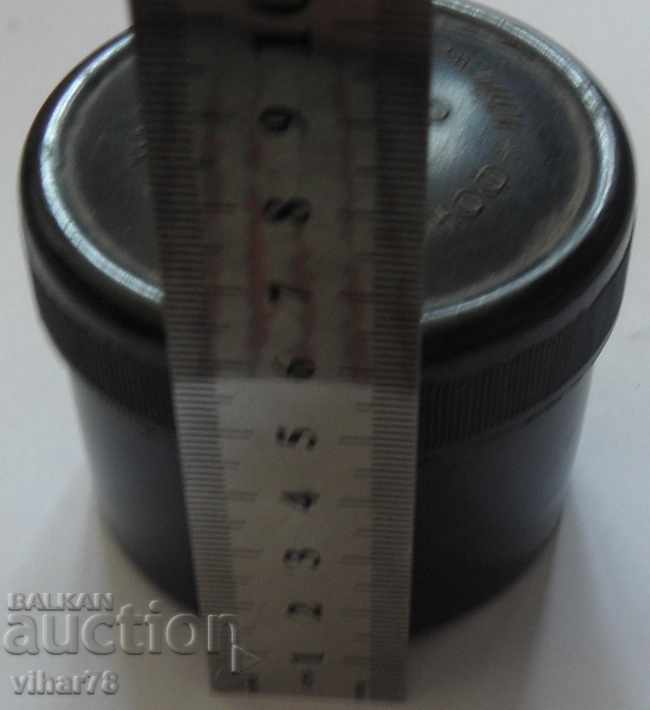 Auction Bakelite paint box Auction Bakelite paint box