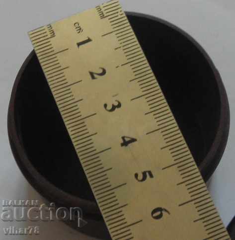 Auction Bakelite box Auction Bakelite box