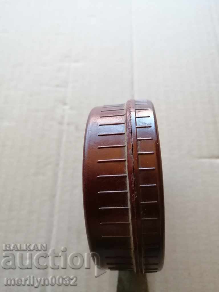 Παλιό γερμανικό κουτί με κασέτες μικρού διαμετρήματος με τιμή 25.00 BGN | € 12.78 Παλιό γερμανικό κουτί με κασέτες μικρού διαμετρήματος με τιμή 25.00 BGN | € 12.78