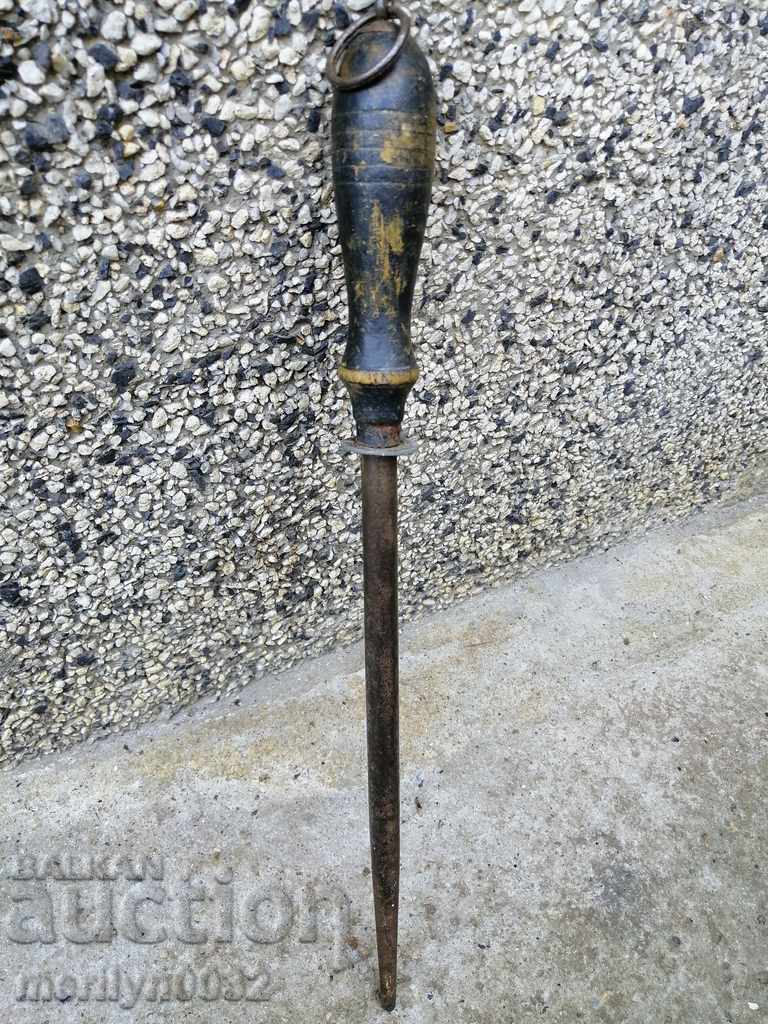 An old mass, a knife for a knife with price 59.00 BGN | € 30.17 An old mass, a knife for a knife with price 59.00 BGN | € 30.17