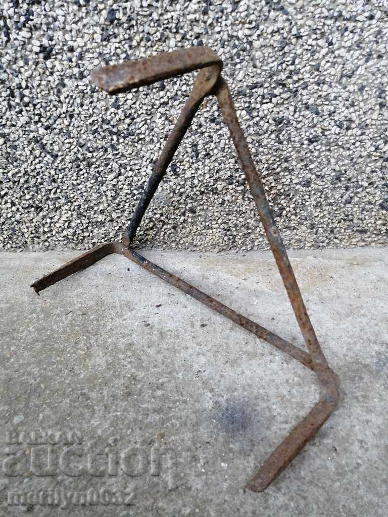 Auction An old forged sack, fireplace, grill, wrought iron Auction An old forged sack, fireplace, grill, wrought iron