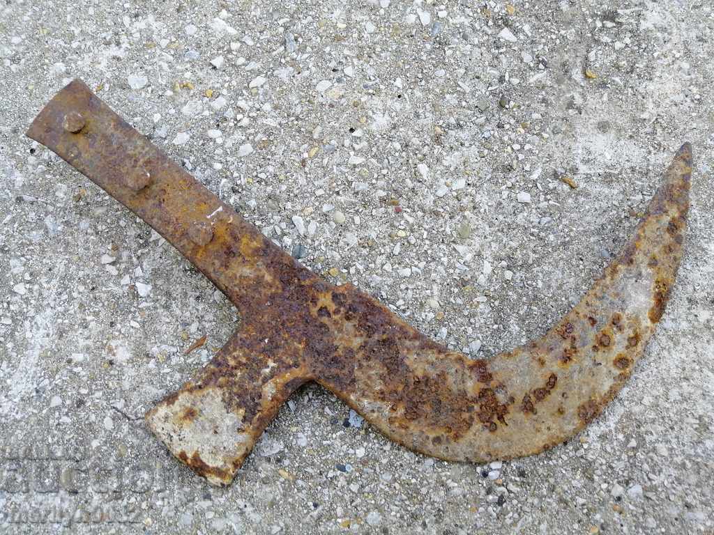 Auction  An old tool, an instrument, a hand forged cutter, a chopper, a machete