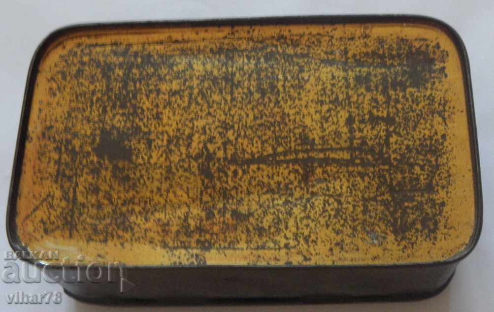 Sewing machine accessories box - 6