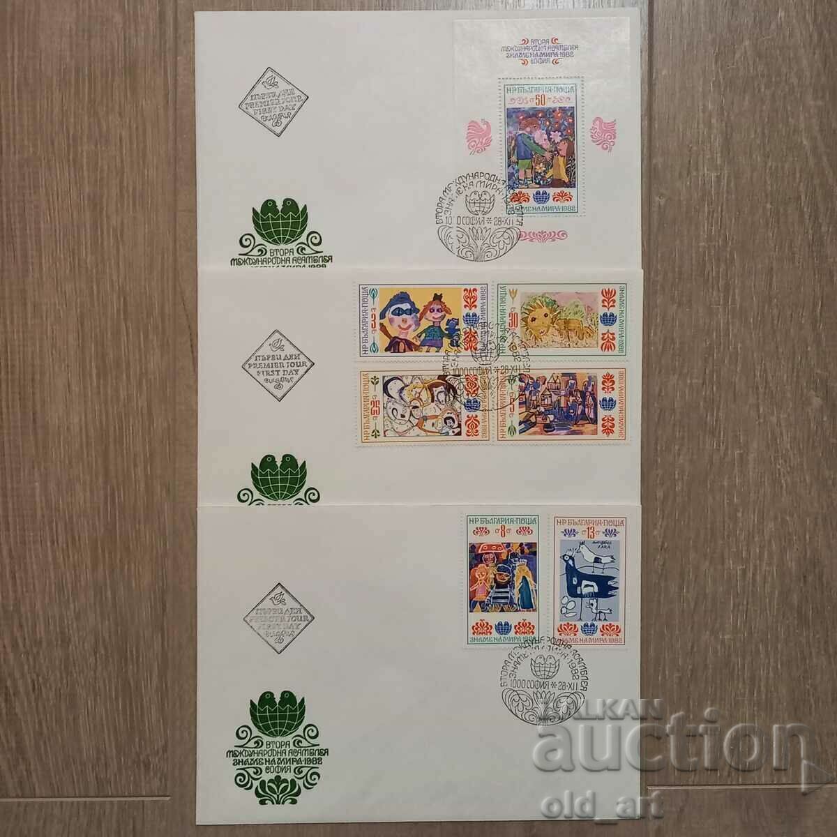 Пощенски пликове - 3 броя, II Межд. асамблея Знаме на мира