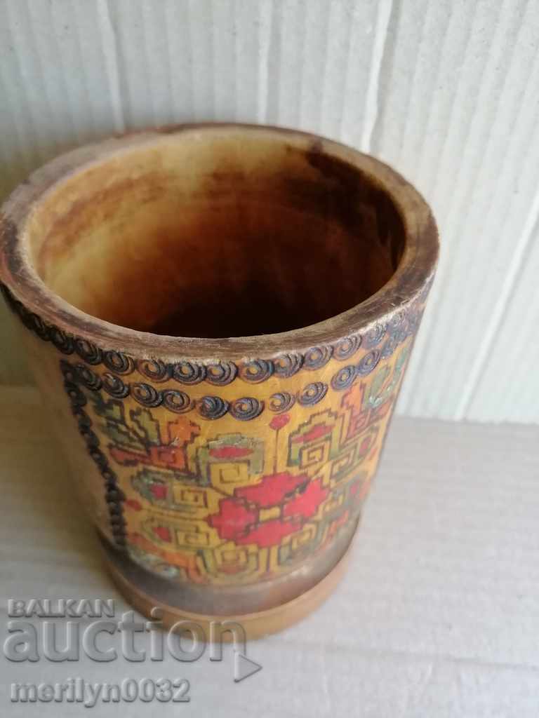 Scris lazhichnik vechi, din lemn cu preț 39.00 BGN | € 19.94 Scris lazhichnik vechi, din lemn cu preț 39.00 BGN | € 19.94