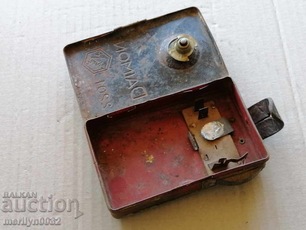 Old flashlight DAIMON lamp spotlight Vermakht WW2 with price 49.00 BGN | € 25.05 Old flashlight DAIMON lamp spotlight Vermakht WW2 with price 49.00 BGN | € 25.05