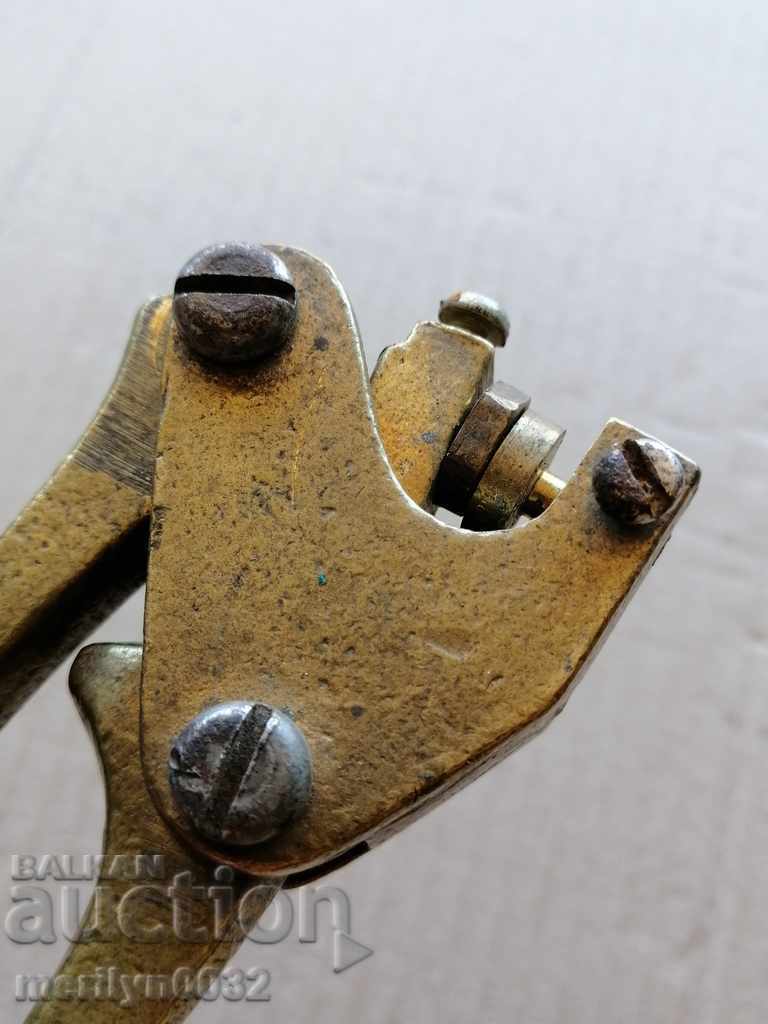 Bronze sealing pliers, seal, seal number with price 43.00 BGN | € 21.99 Bronze sealing pliers, seal, seal number with price 43.00 BGN | € 21.99