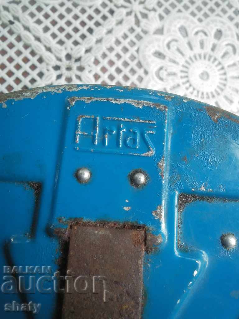 Old flashlight. Old searchlight. - 5 Old flashlight. Old searchlight. - 5