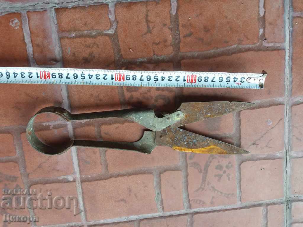 Auction OLD CUTTING SCISSORS Auction OLD CUTTING SCISSORS