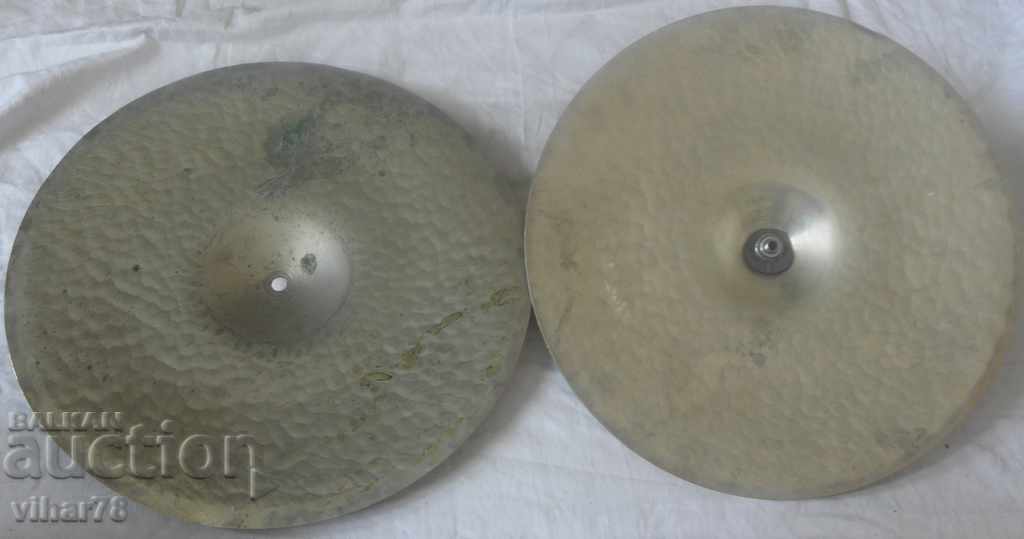 O MULTE DE DOUĂ CIMBALE CU O BUNCĂ DE PIESE - 6