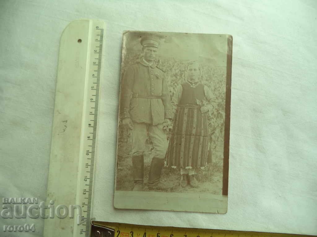 Παράδοση ΕΝΑ ΚΟΡΙΤΣΙ ΣΕ ΦΟΡΕΑ ΚΑΙ ΣΤΡΑΤΙΩΤΙΚΟΣ / Στρατιώτης