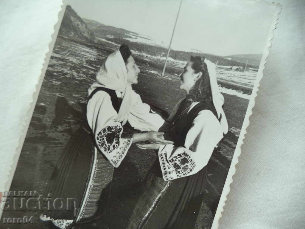 Auction WEARS THE VILLAGE OF GOVEDARTSI - SHIZE SHIRT Auction WEARS THE VILLAGE OF GOVEDARTSI - SHIZE SHIRT