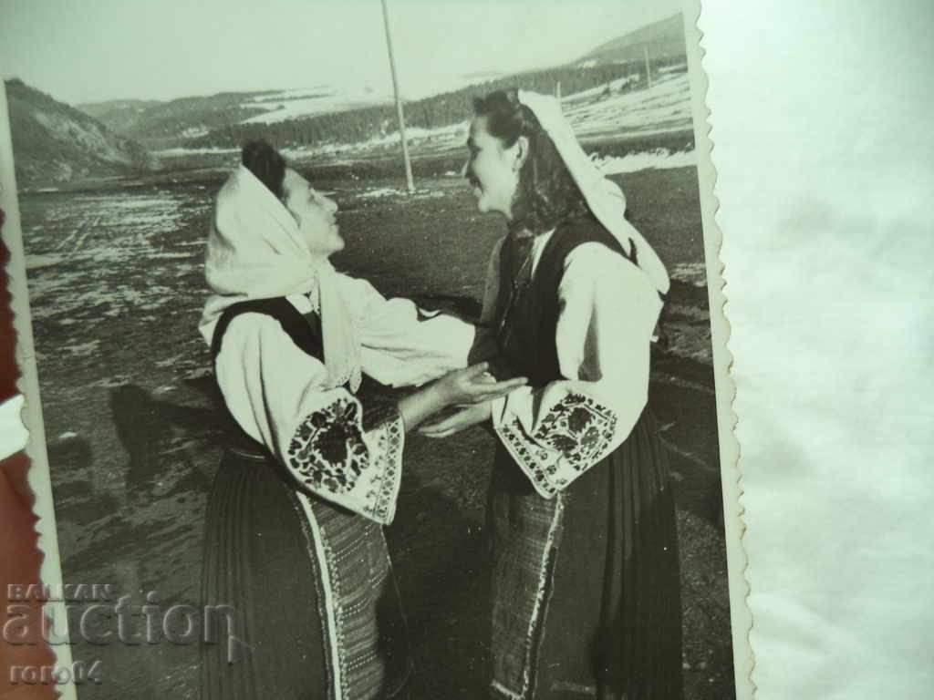 НОСИЯ СЕЛО ГОВЕДАРЦИ - РИЗА ШАВЕ