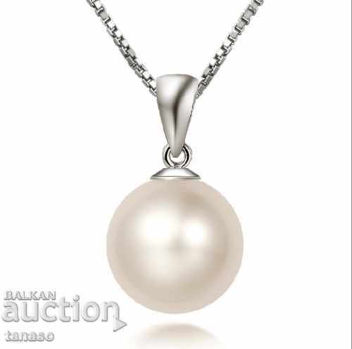 Auction Pearl earrings and necklace Auction Pearl earrings and necklace