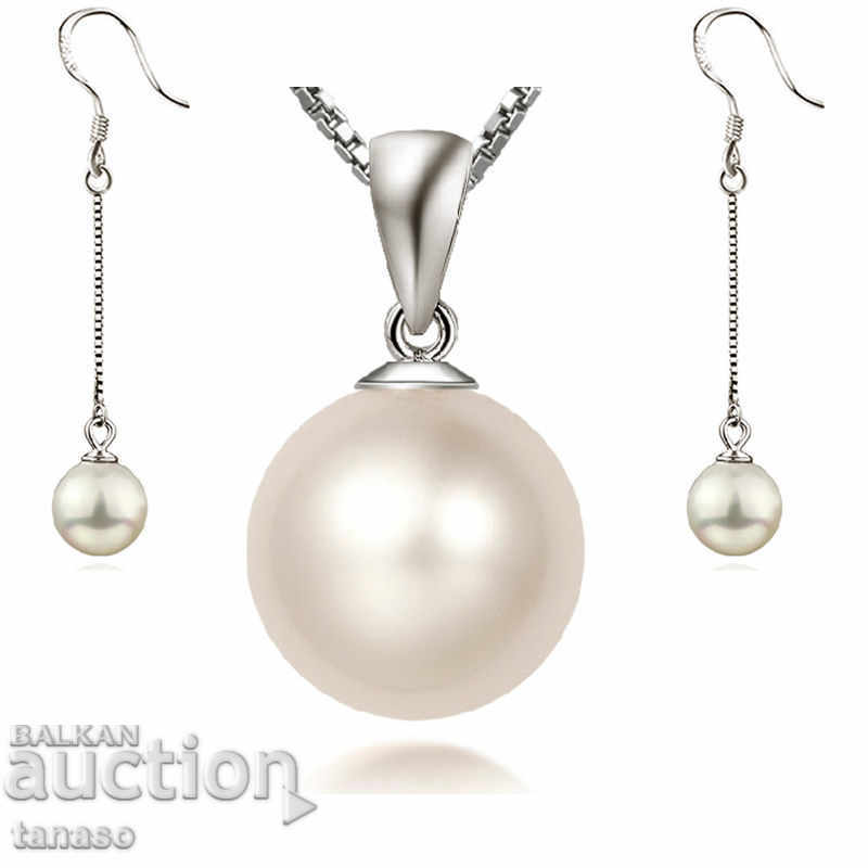 Silver earrings and necklace with pearls