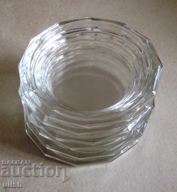 Licitație Set de 6 farfurii de sticlă de cristal ceh pentru gem Licitație Set de 6 farfurii de sticlă de cristal ceh pentru gem