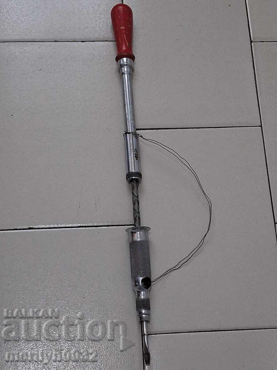 Semi-automatic screwdriver with price 49.00 BGN | € 25.05 Semi-automatic screwdriver with price 49.00 BGN | € 25.05