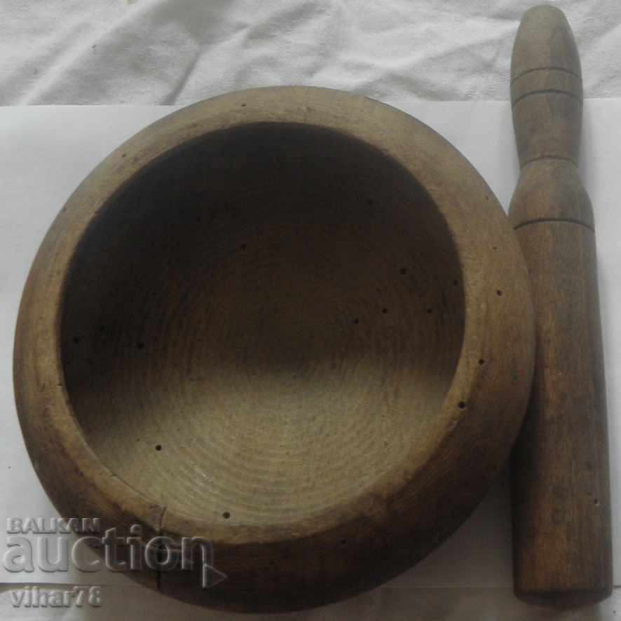 Auction old wooden mortar Auction old wooden mortar
