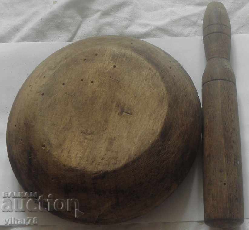 Delivery of old wooden mortar Delivery of old wooden mortar