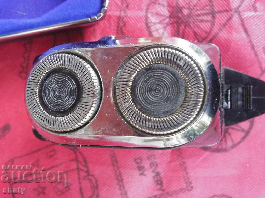 Delivery of Old Soviet razor for men. Cosmetic set Delivery of Old Soviet razor for men. Cosmetic set