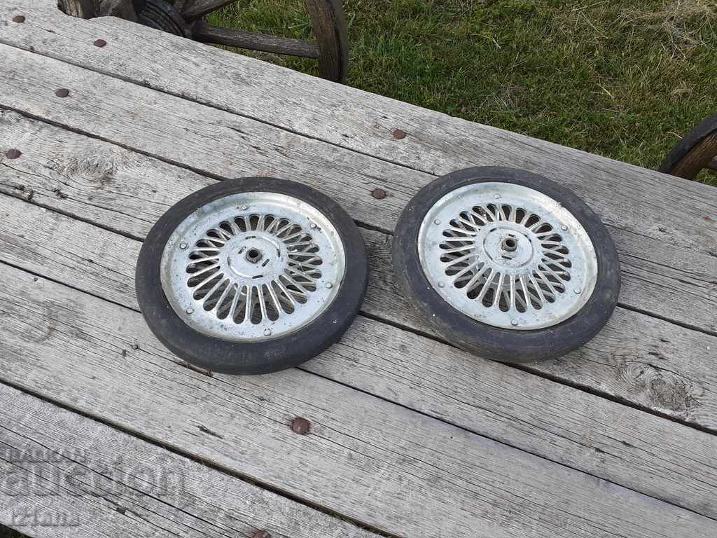 Ελαστικά από παλιό παιδικό ποδήλατο Ελαστικά από παλιό παιδικό ποδήλατο