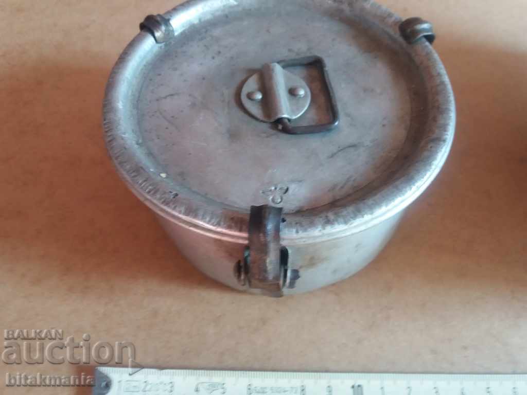 Lot of two aluminum jugs - read the auction carefully with price 24.99 BGN | € 12.78 Lot of two aluminum jugs - read the auction carefully with price 24.99 BGN | € 12.78