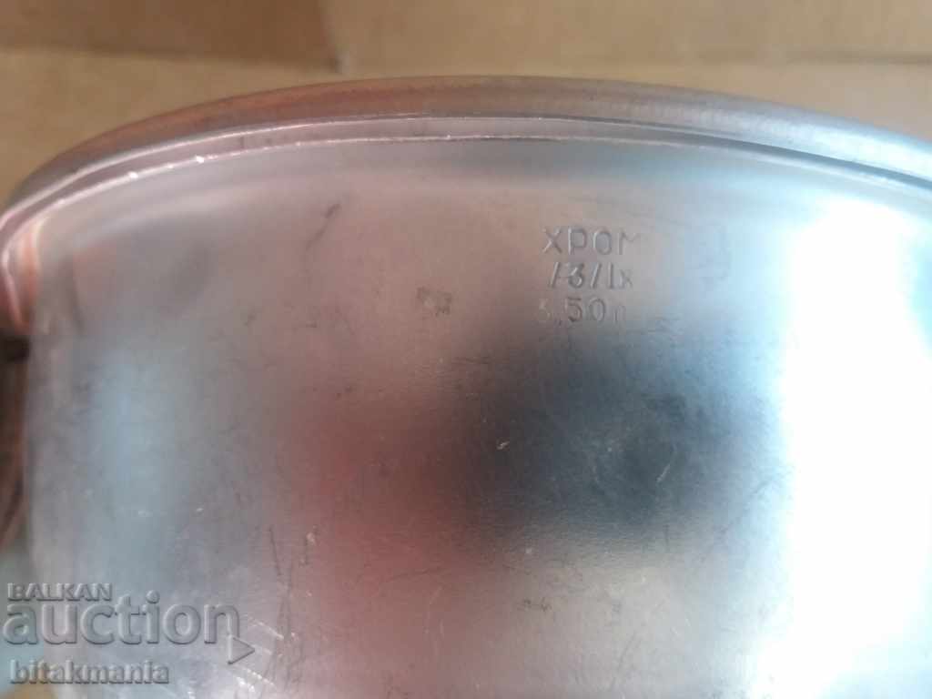 Delivery of Lot of two aluminum jugs - read the auction carefully Delivery of Lot of two aluminum jugs - read the auction carefully