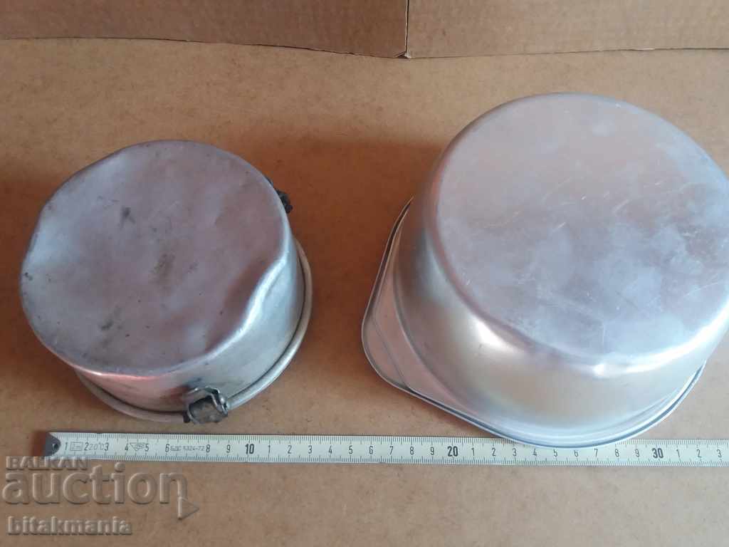 Lot of two aluminum jugs - read the auction carefully - 6 Lot of two aluminum jugs - read the auction carefully - 6