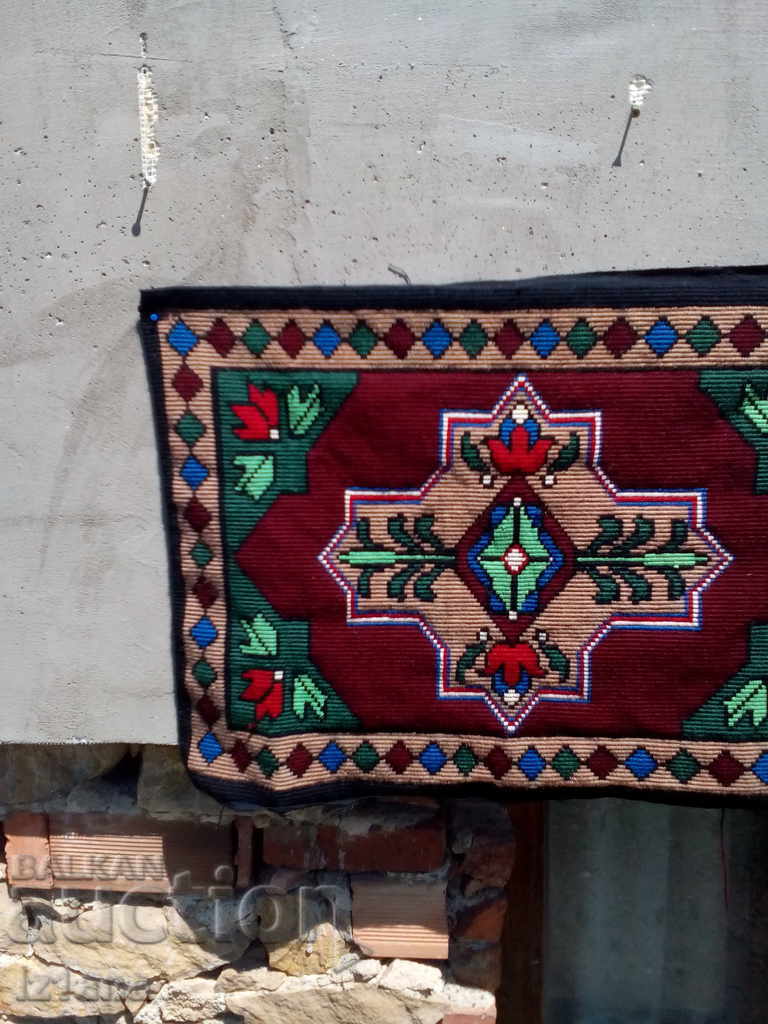 Auction Antique carpet, wall covering Auction Antique carpet, wall covering