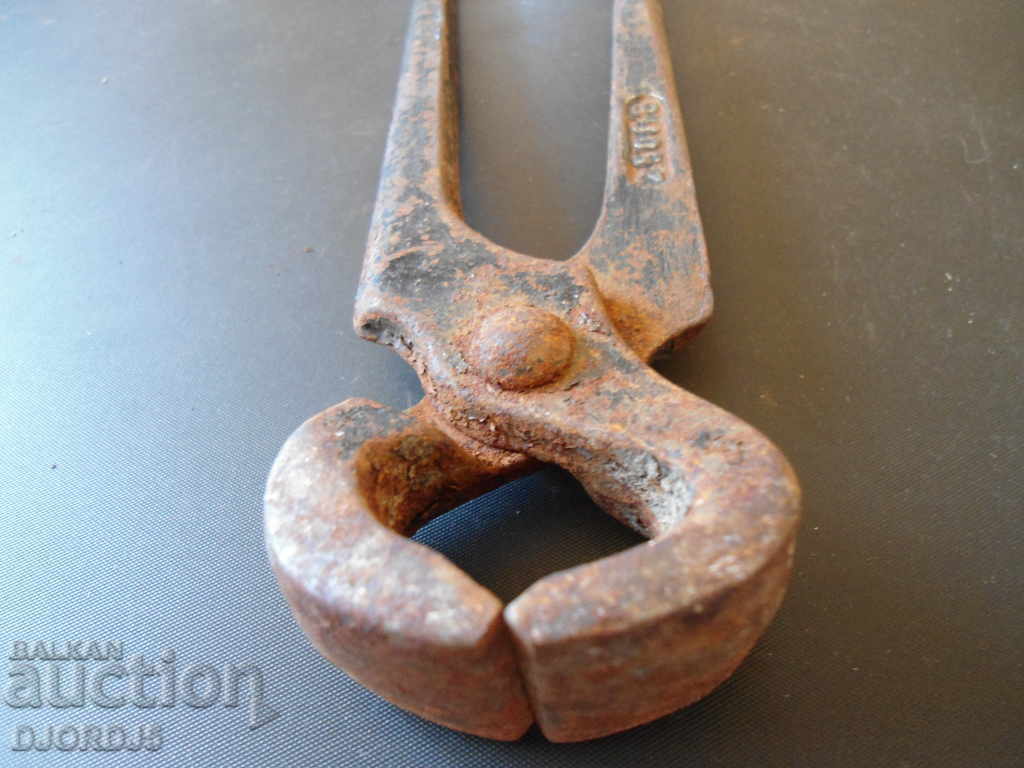 Delivery of Old pliers, marking Delivery of Old pliers, marking