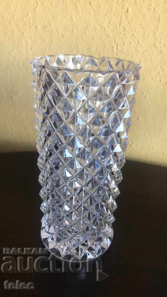 Κρυστάλλινο βάζο και μπολ με τιμή 20.00 BGN | € 10.23 Κρυστάλλινο βάζο και μπολ με τιμή 20.00 BGN | € 10.23